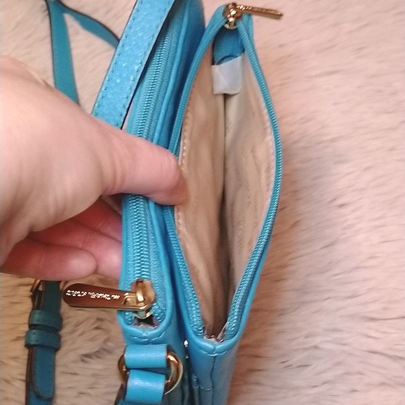 GUC Michael Kors Summer Blue Crossbody Bag - Picture 6 of 15